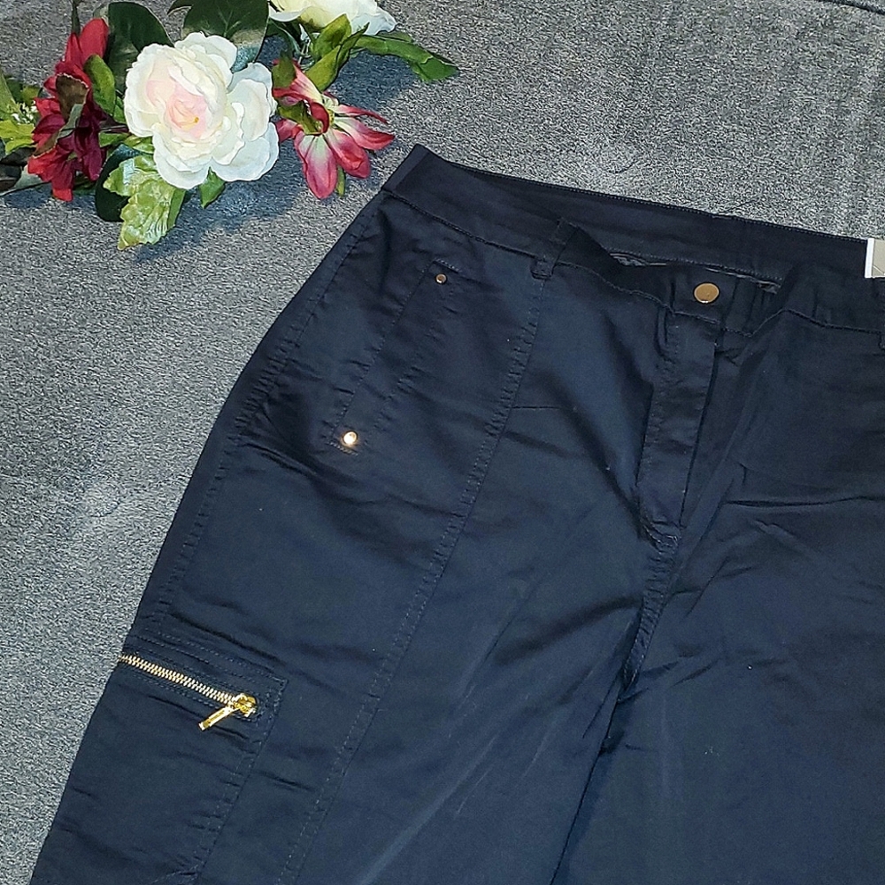 Chico's Luxe Twill Utility Crop - Picture 4 of 12